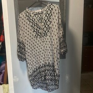 Mahina Black and White Relaxed Tunic